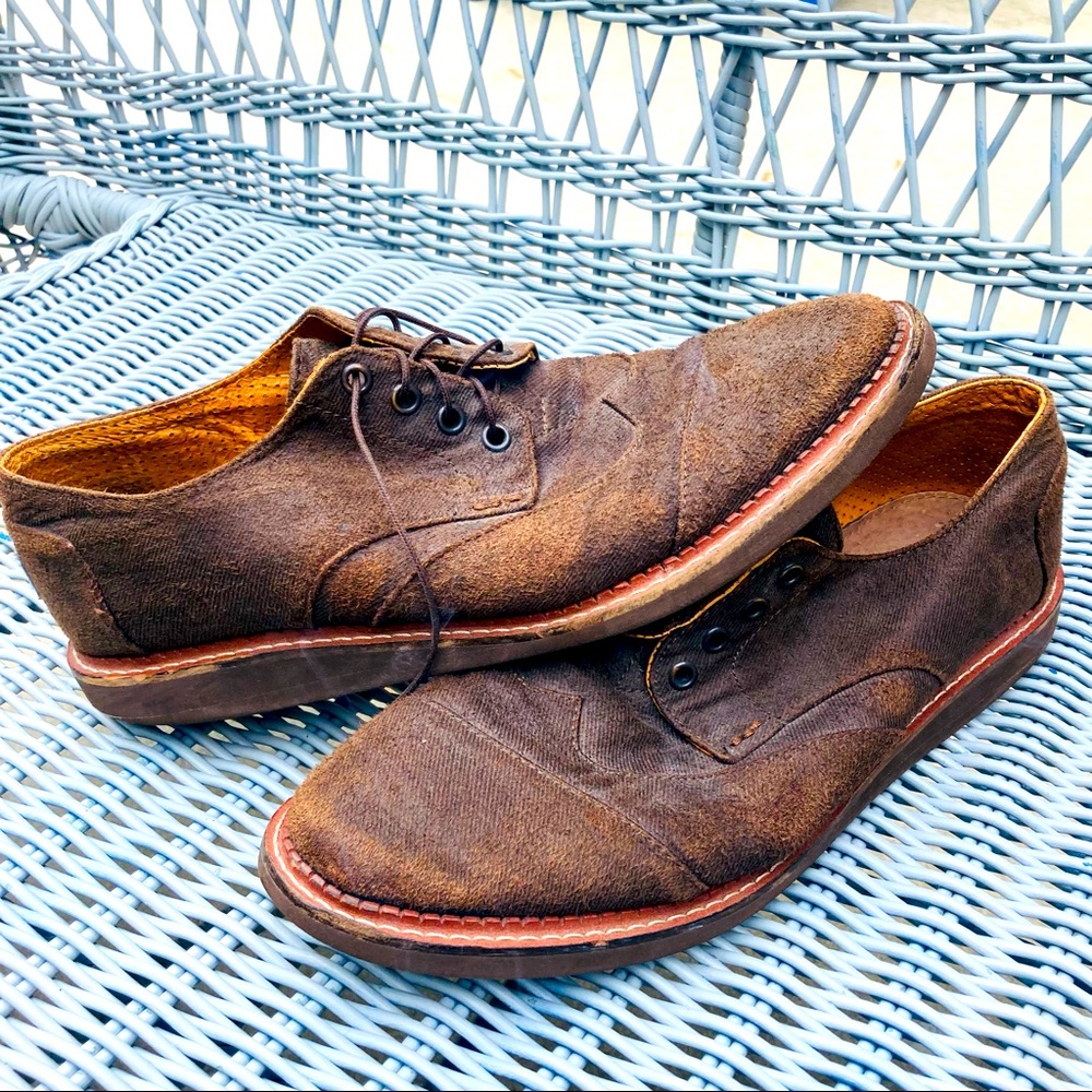 Toms casual Wing style Slip ons